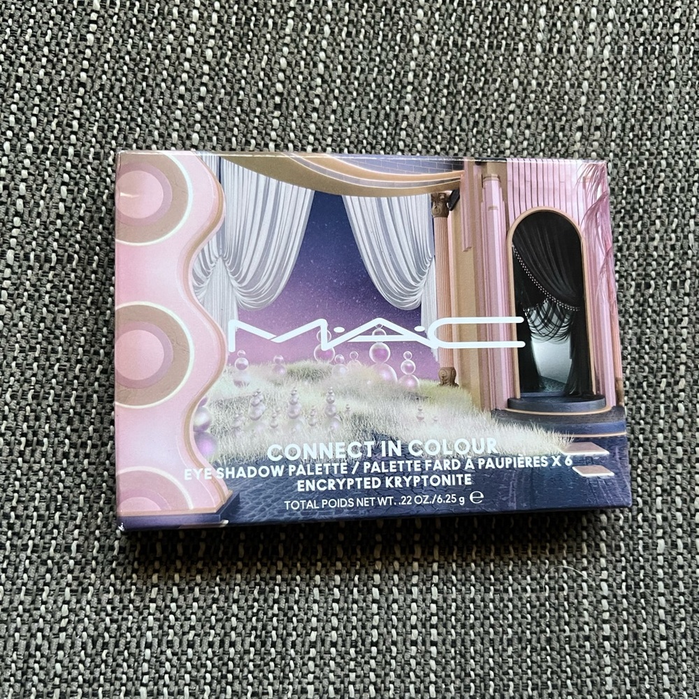 MAC Cosmetics Eyeshadow Palette with Shimmering Hues